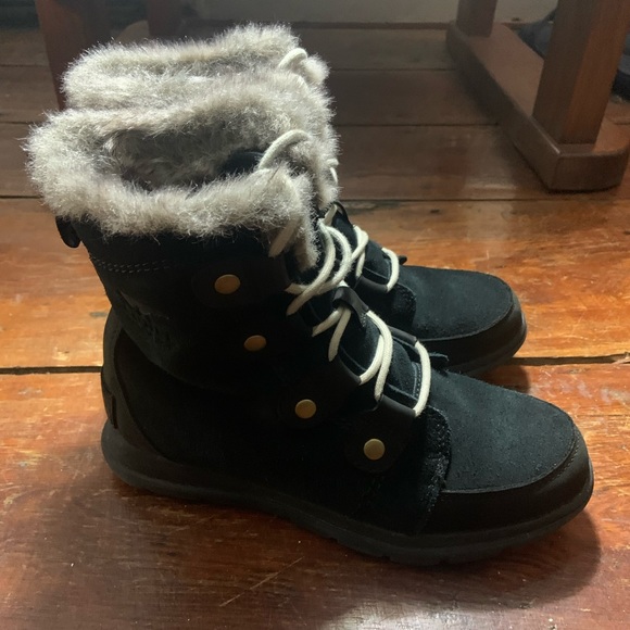 Sorel Shoes - Sorel black Explorer Joan boots 7